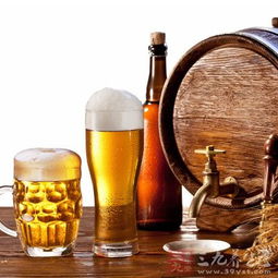 啤酒洗頭的益處與風(fēng)險(xiǎn) 含酒精飲料的頭發(fā)護(hù)理分析